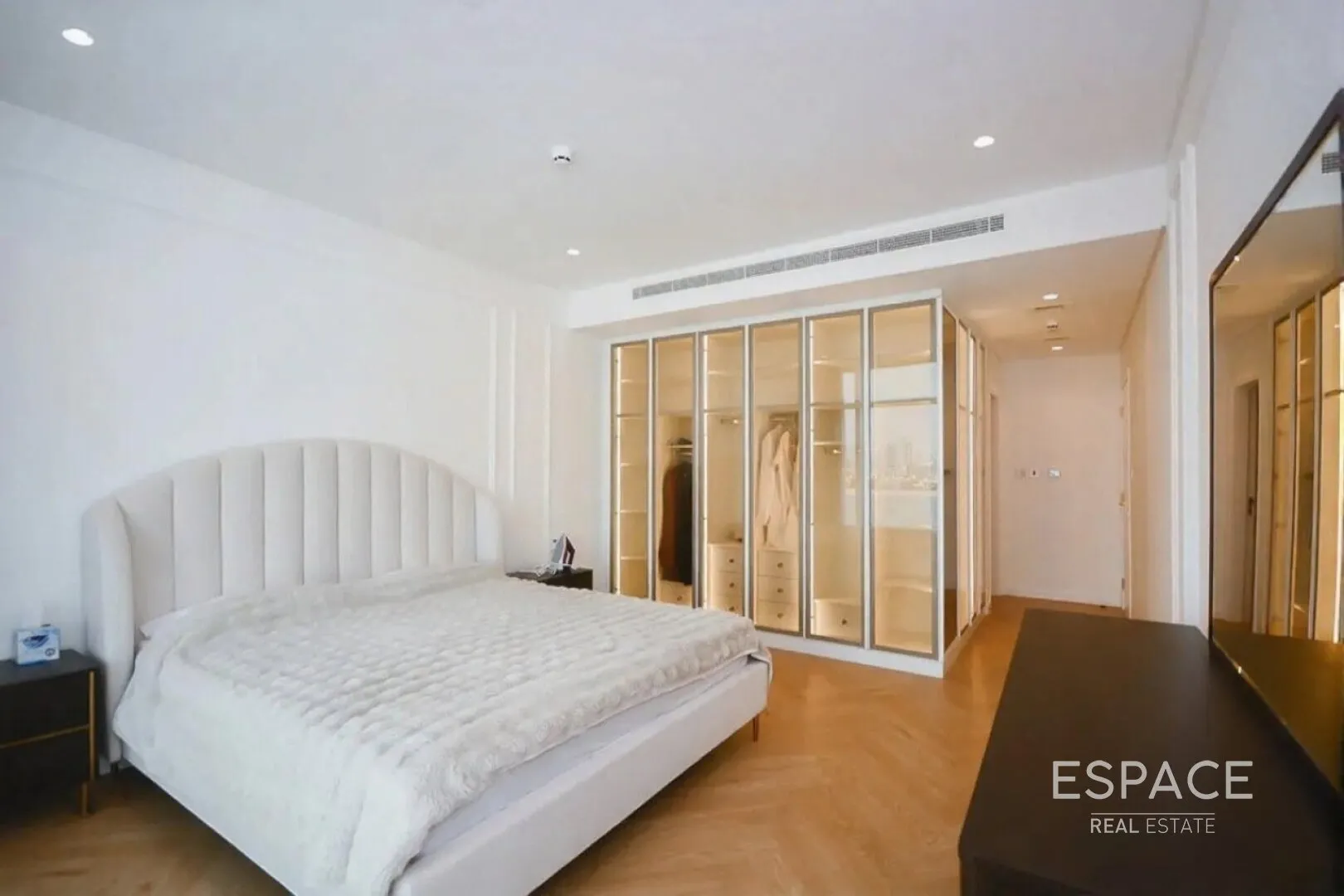 single static gallery