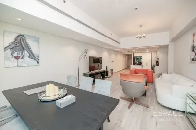 Marina Residence 6, Palm Jumeirah, Dubai - Espace