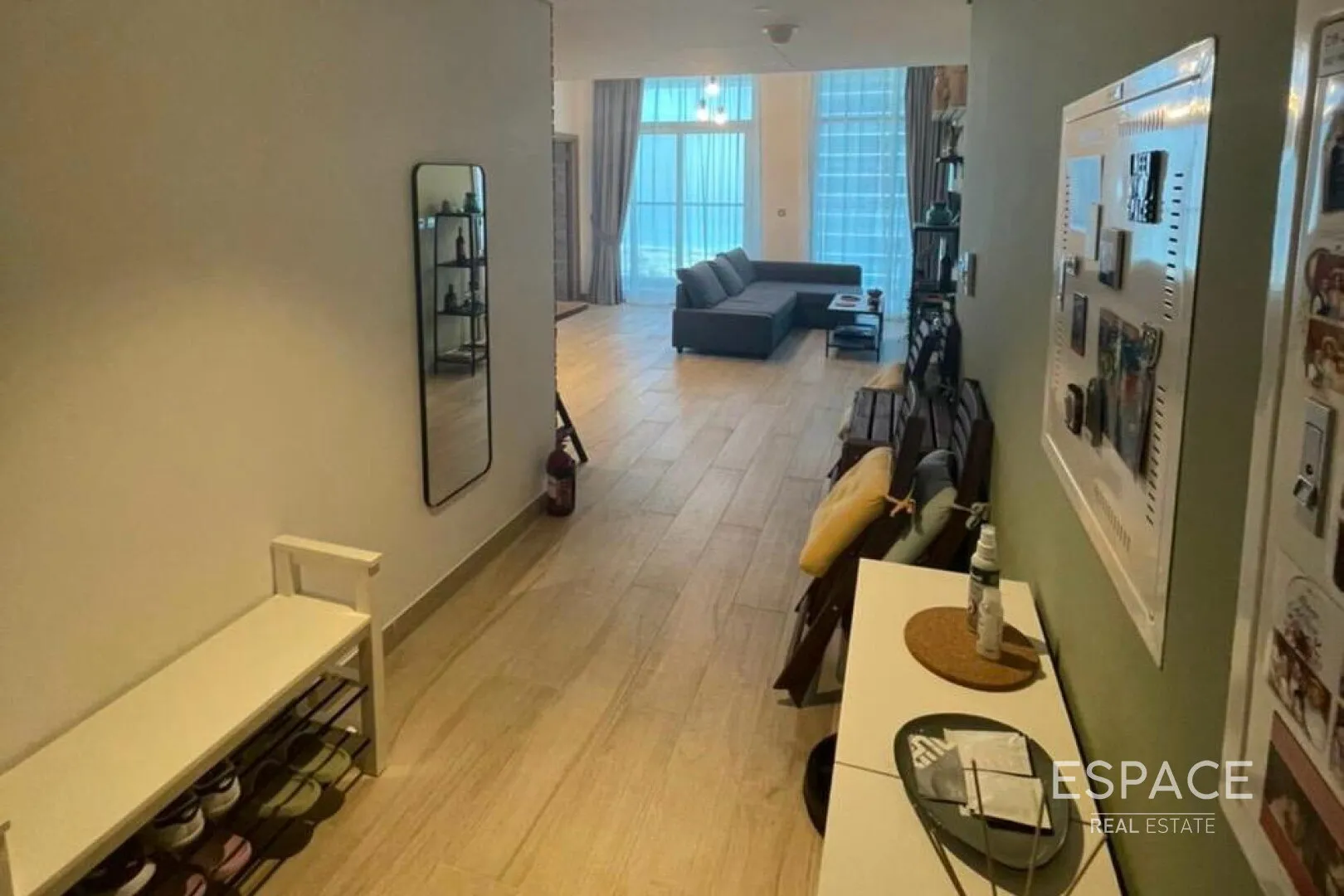 single static gallery