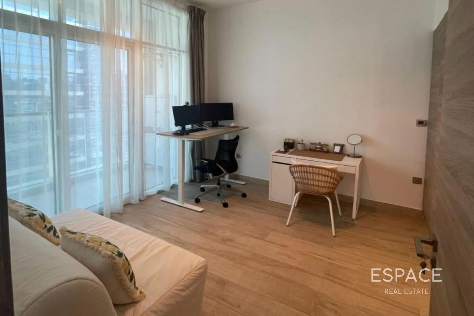 PropertiesGalleryCamera