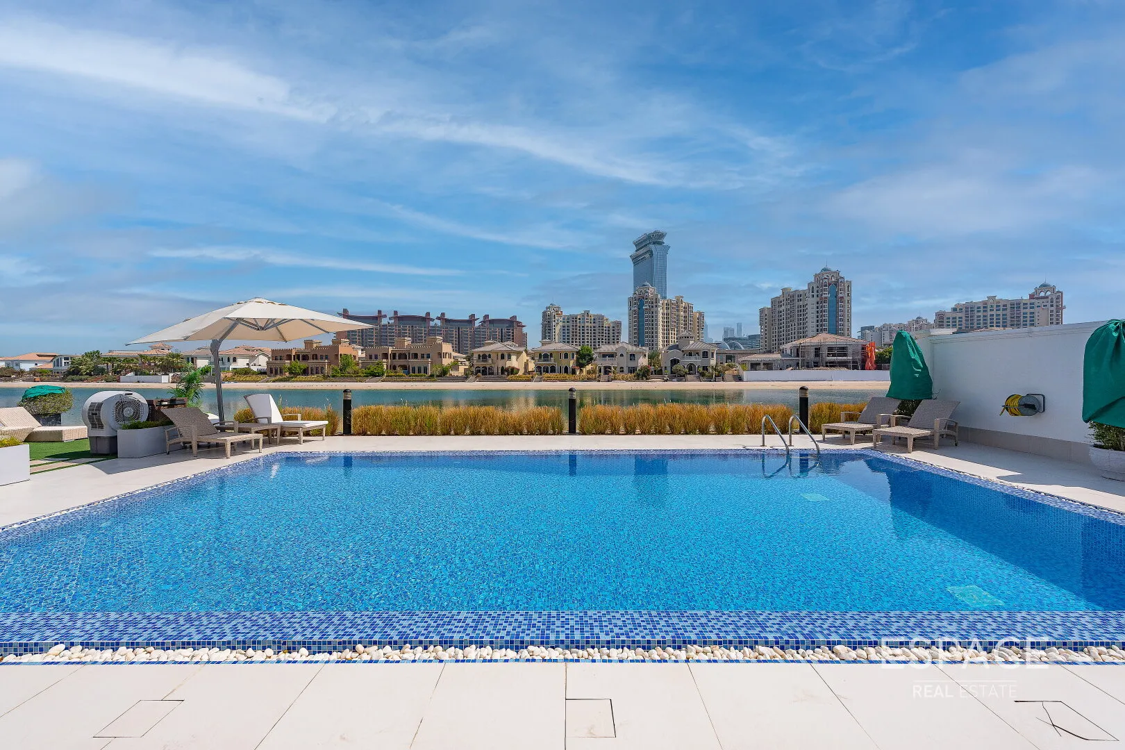 PropertiesGalleryCamera