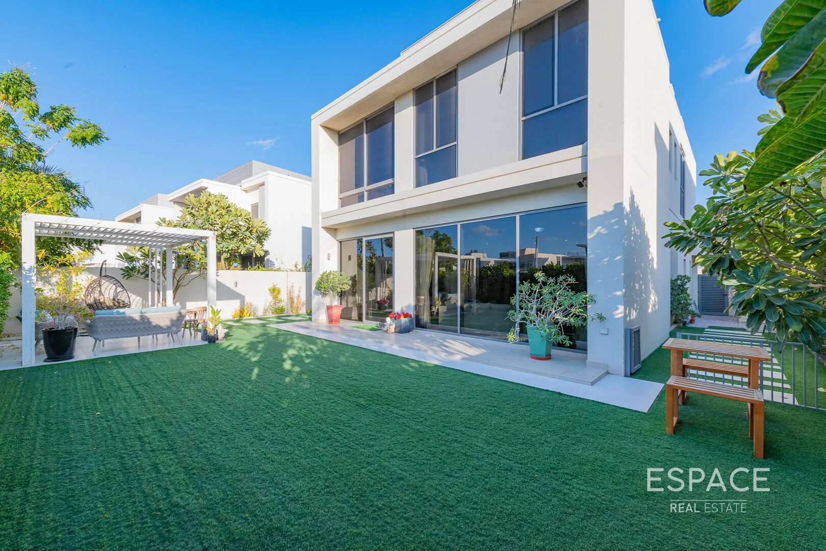 single static gallery