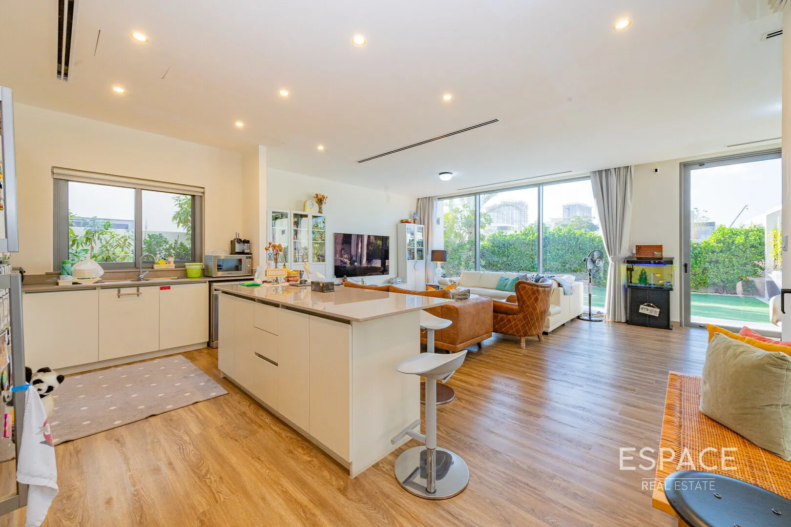 single static gallery