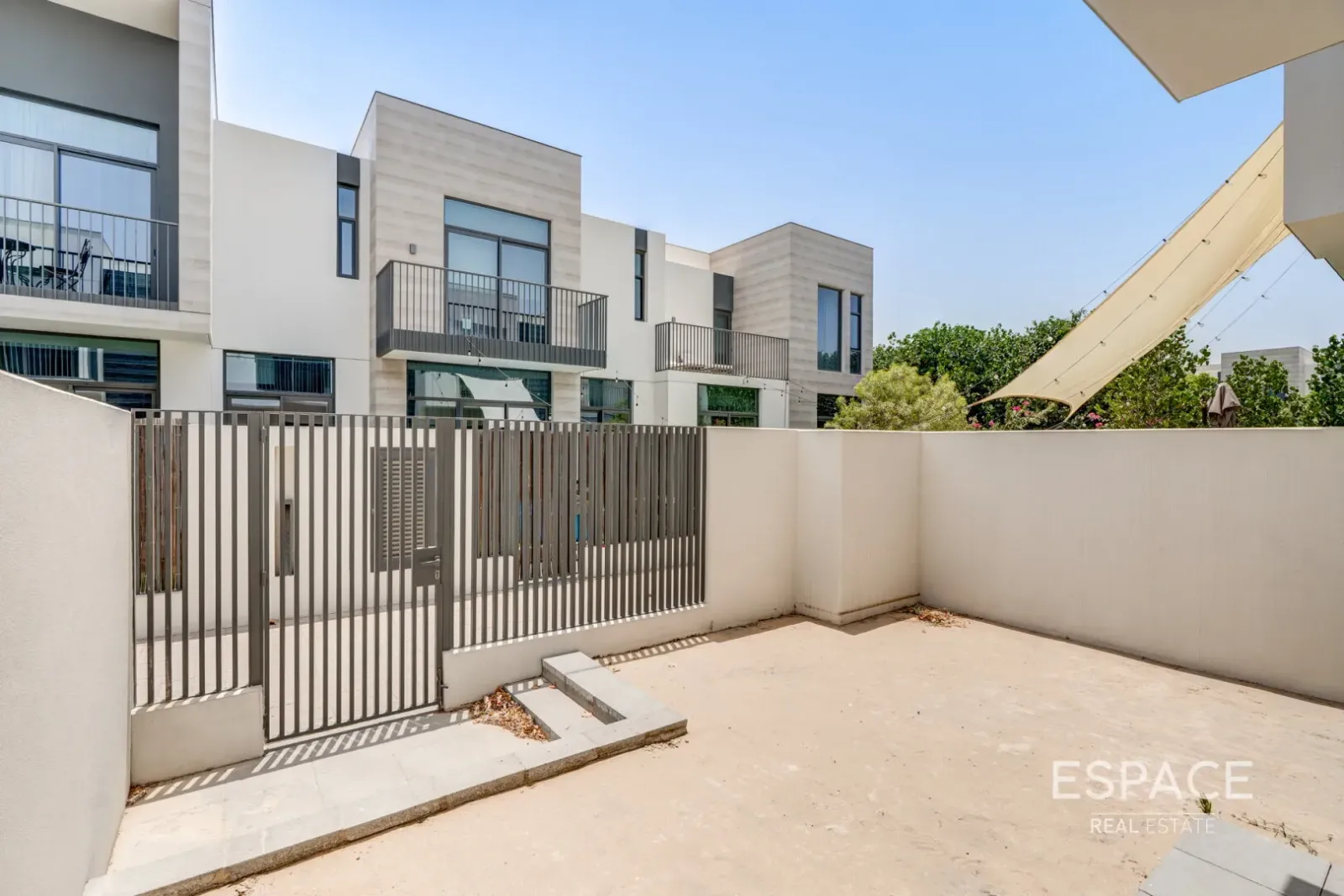 PropertiesGalleryCamera