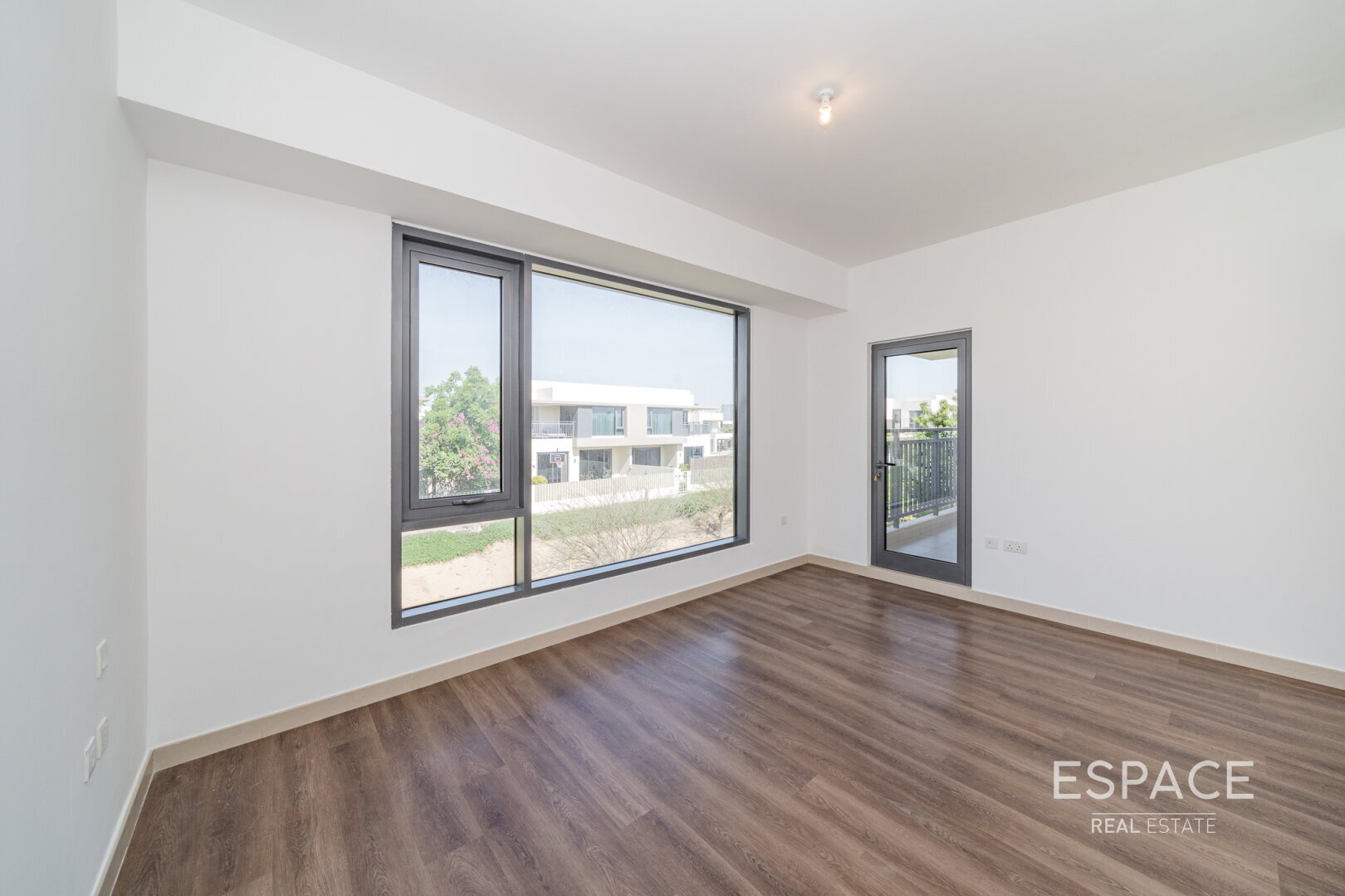 single static gallery