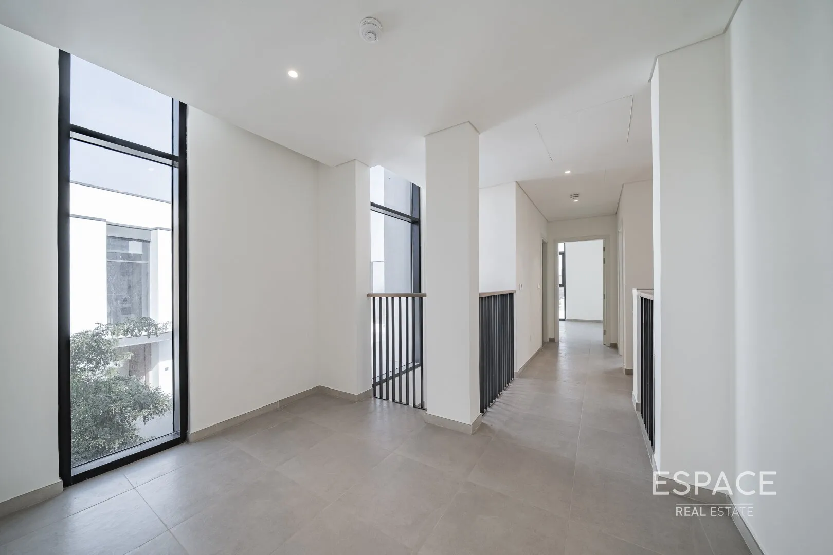 single static gallery