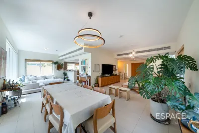 Legacy Nova Villas, Jumeirah Park, Dubai - Espace