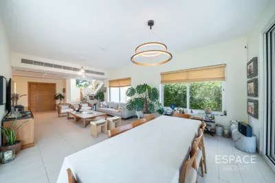 Legacy Nova Villas, Jumeirah Park, Dubai - Espace