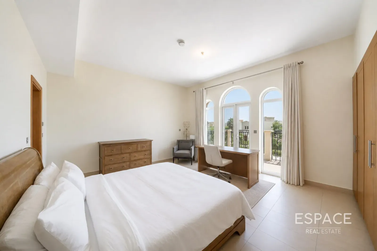 PropertiesGalleryCamera