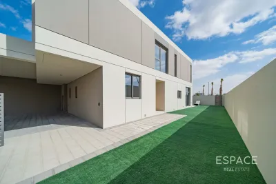 South Bay 4, Dubai South, Dubai - Espace