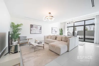 South Bay 4, Dubai South, Dubai - Espace