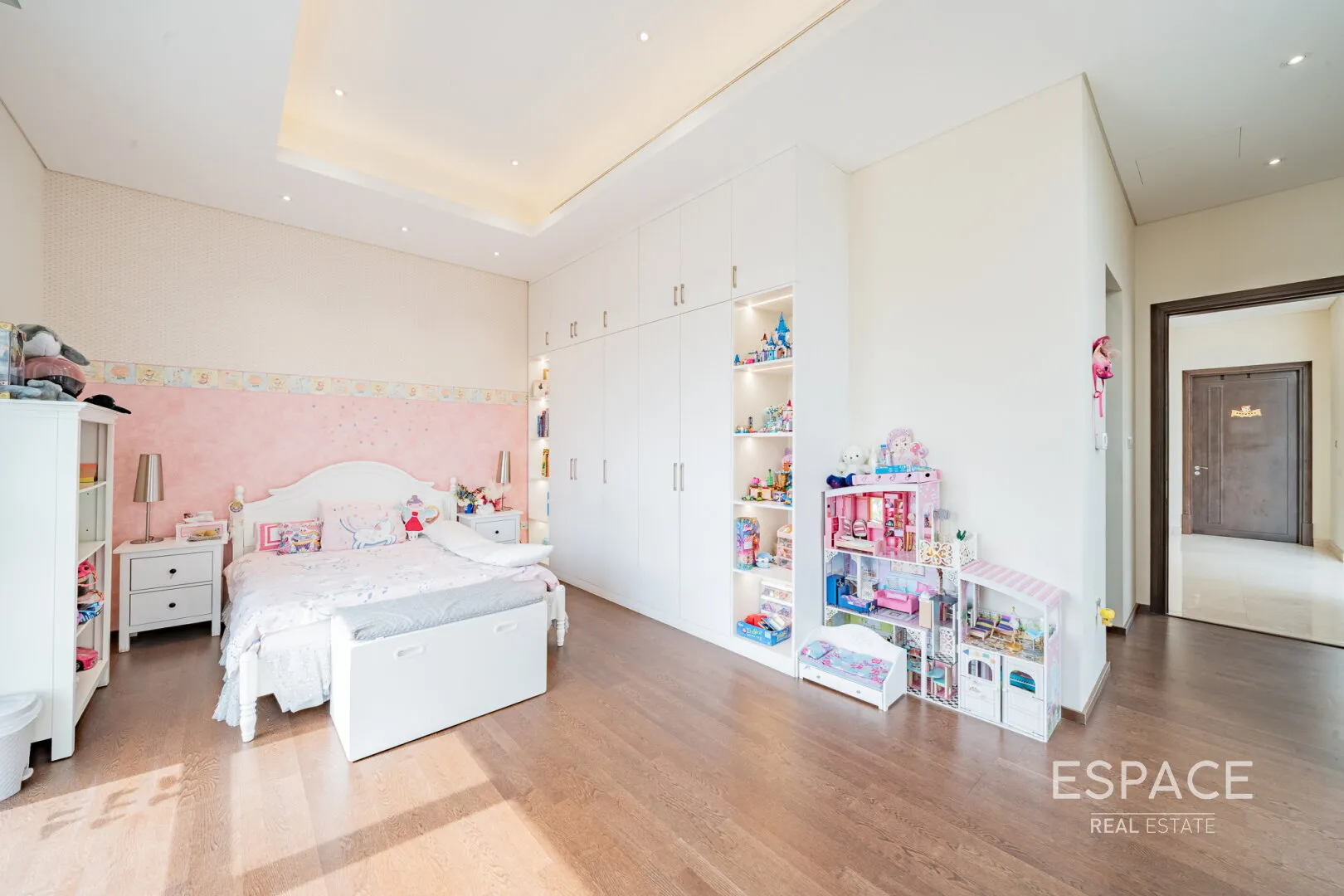 PropertiesGalleryCamera