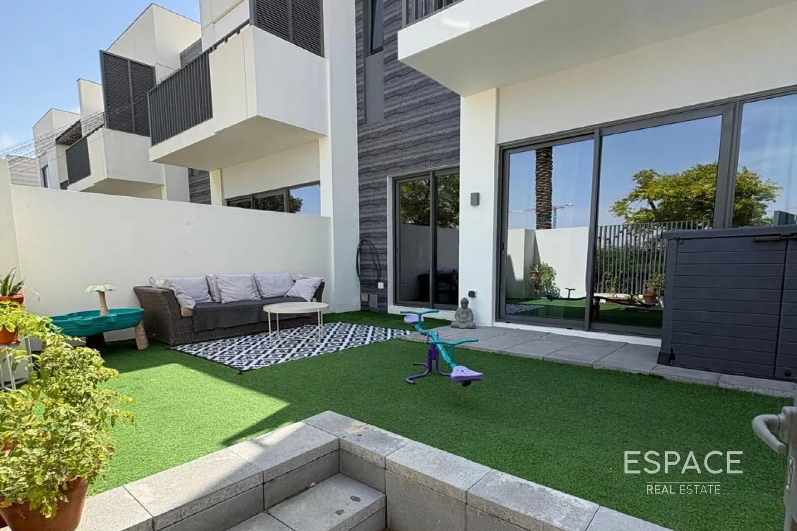 single static gallery