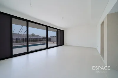 Jebel Ali Village Villas, Jebel Ali, Dubai - Espace