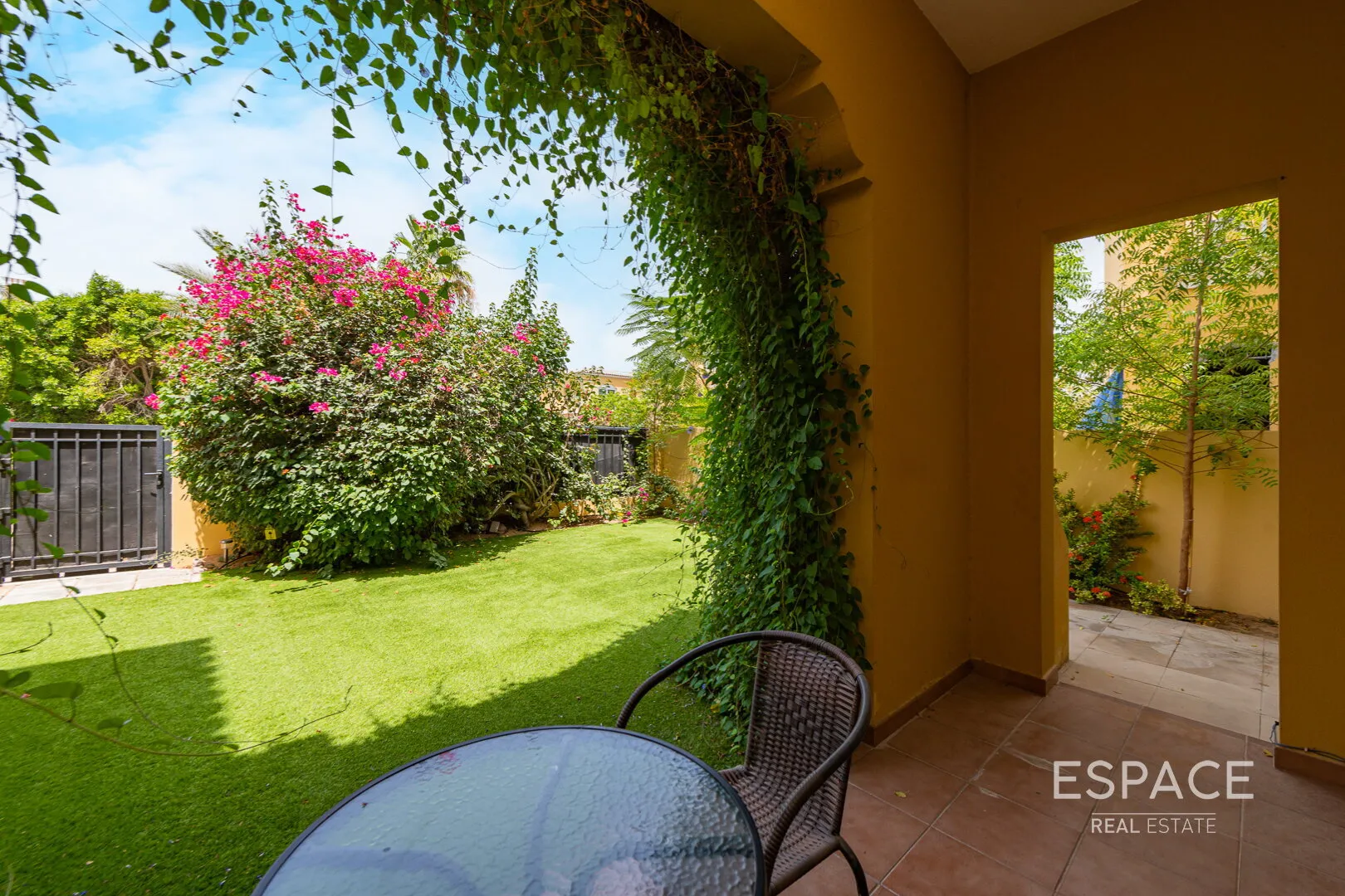 PropertiesGalleryCamera
