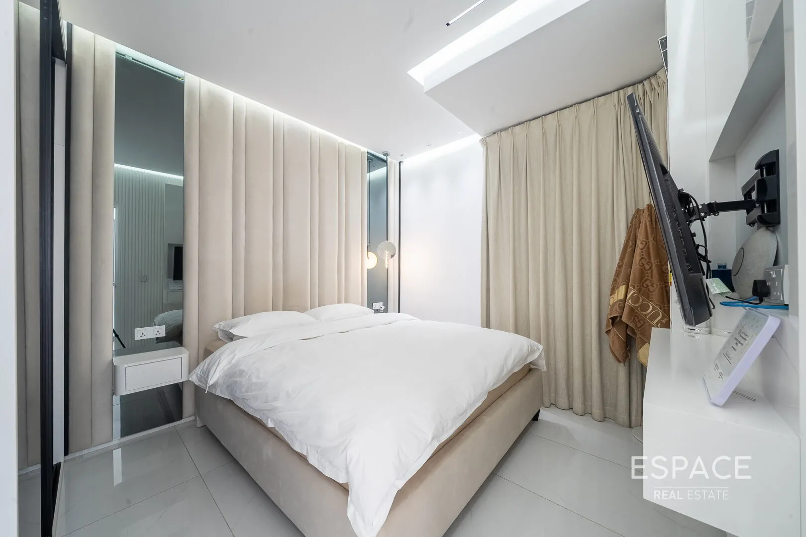 PropertiesGalleryCamera