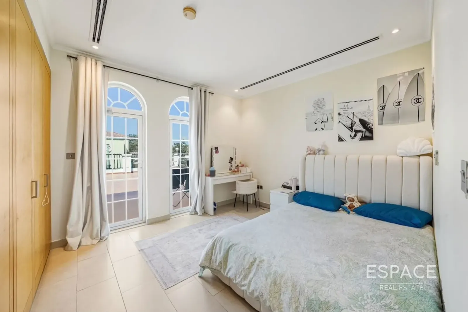 PropertiesGalleryCamera