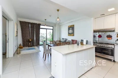 Noor Townhouses, NSHAMA Town Square, Dubai - Espace