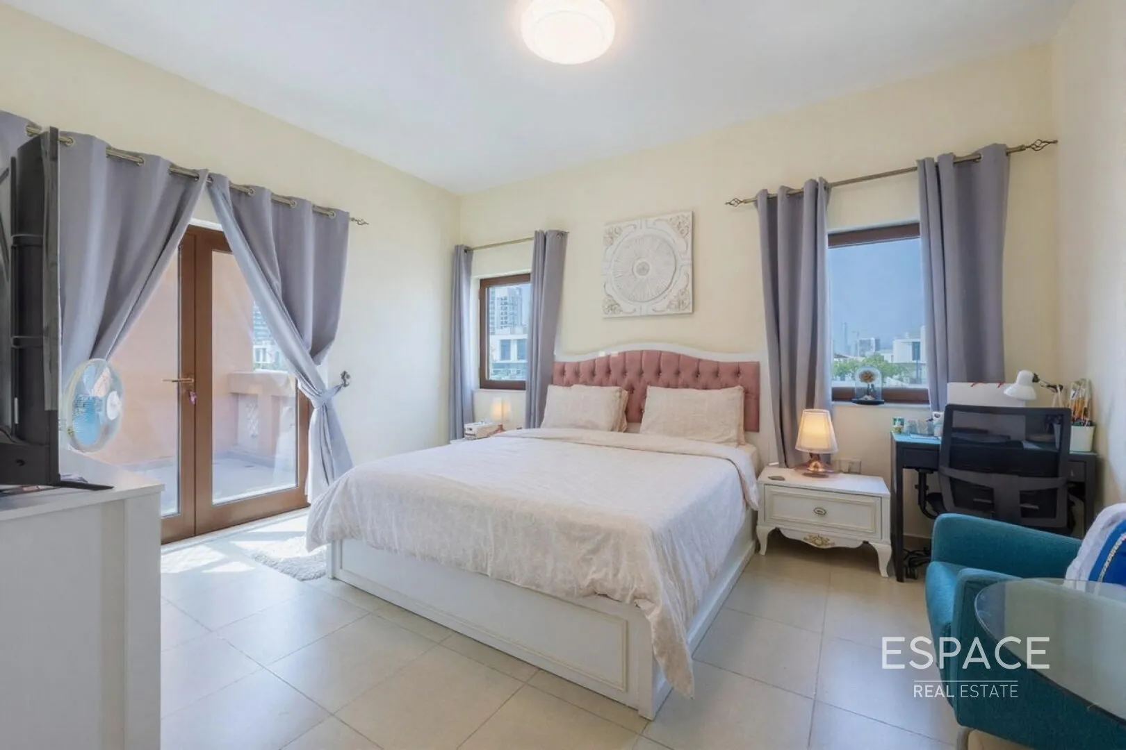 PropertiesGalleryCamera