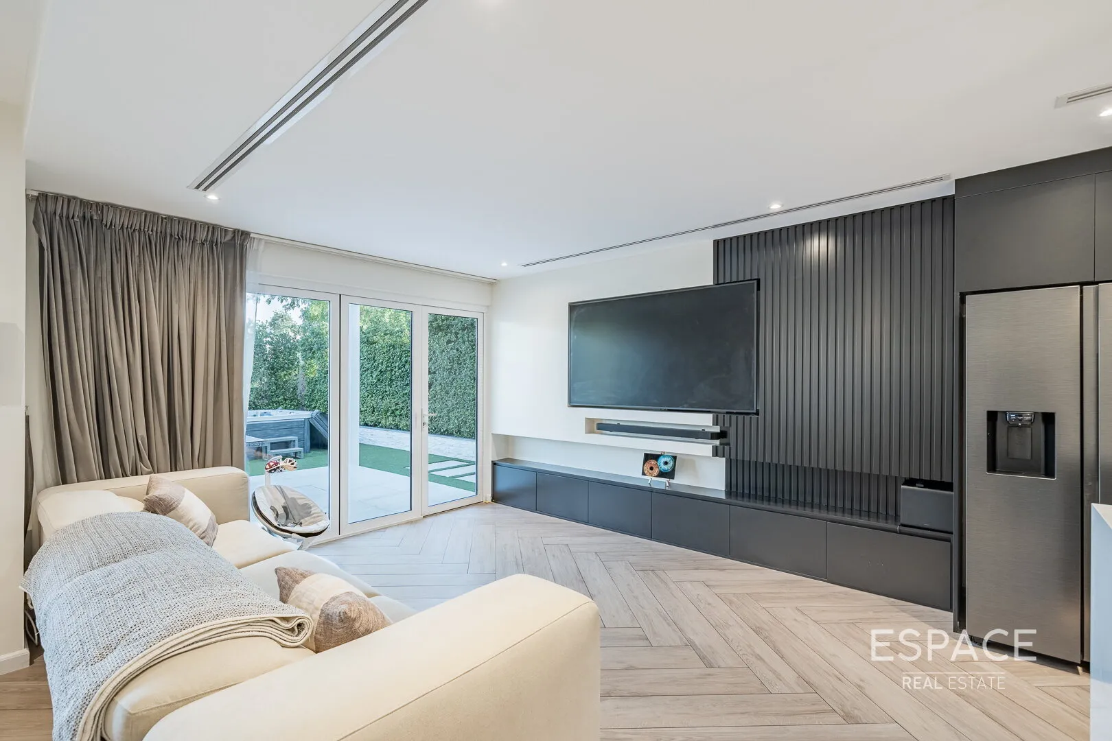 single static gallery