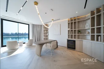 Frond F, Palm Jumeirah, Dubai - Espace