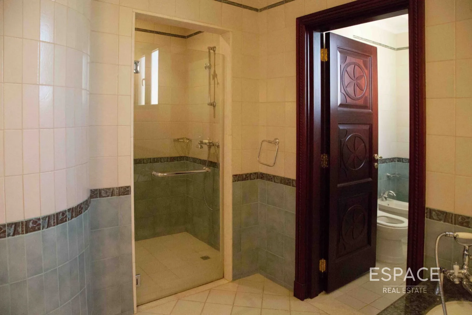 PropertiesGalleryCamera