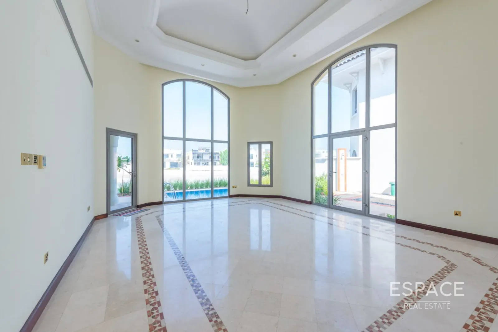 PropertiesGalleryCamera