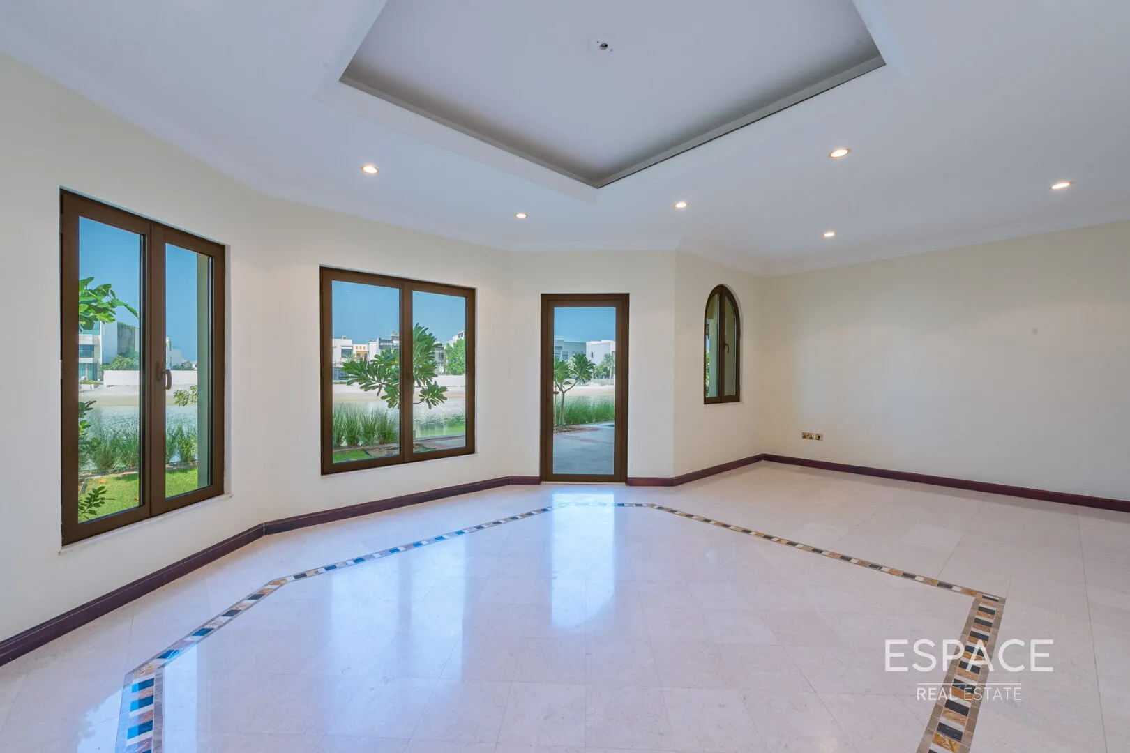 single static gallery