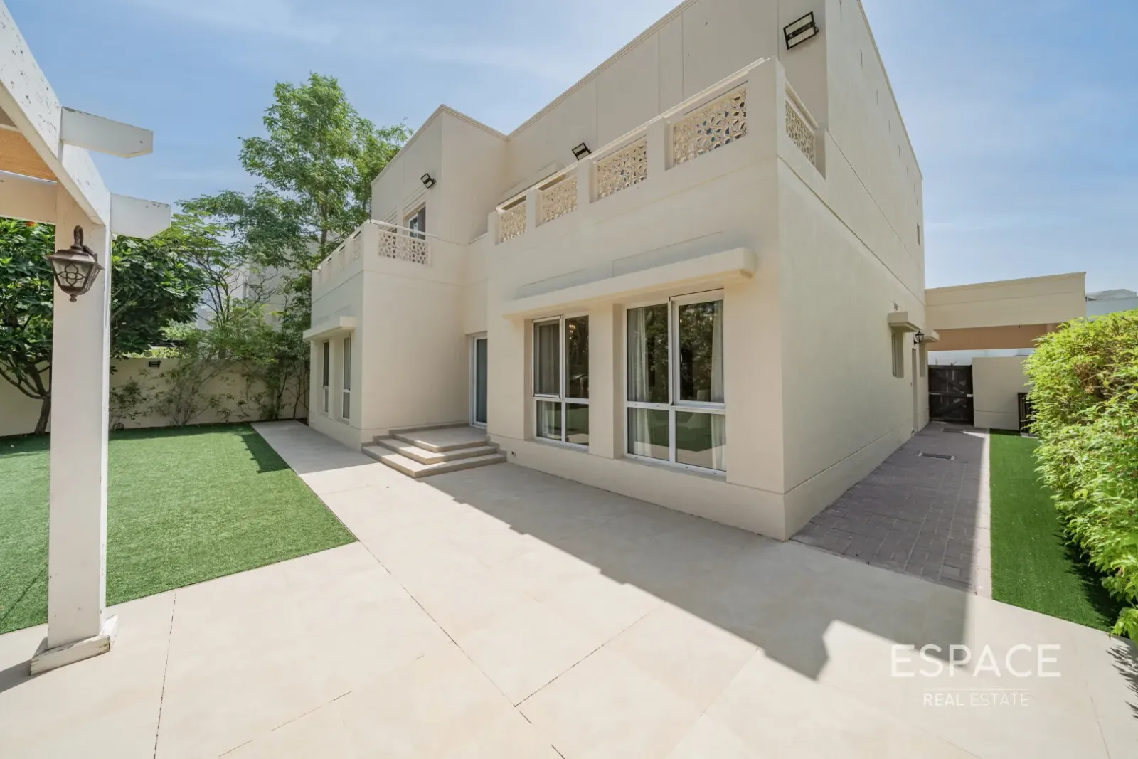 PropertiesGalleryCamera
