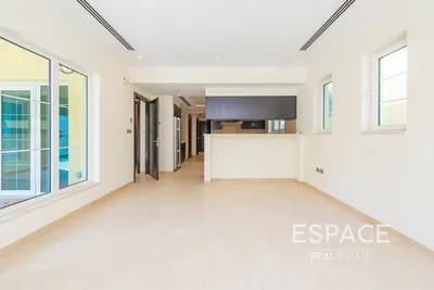 Legacy, Jumeirah Park, Dubai - Espace