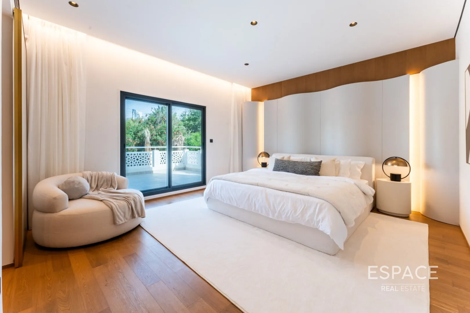 PropertiesGalleryCamera