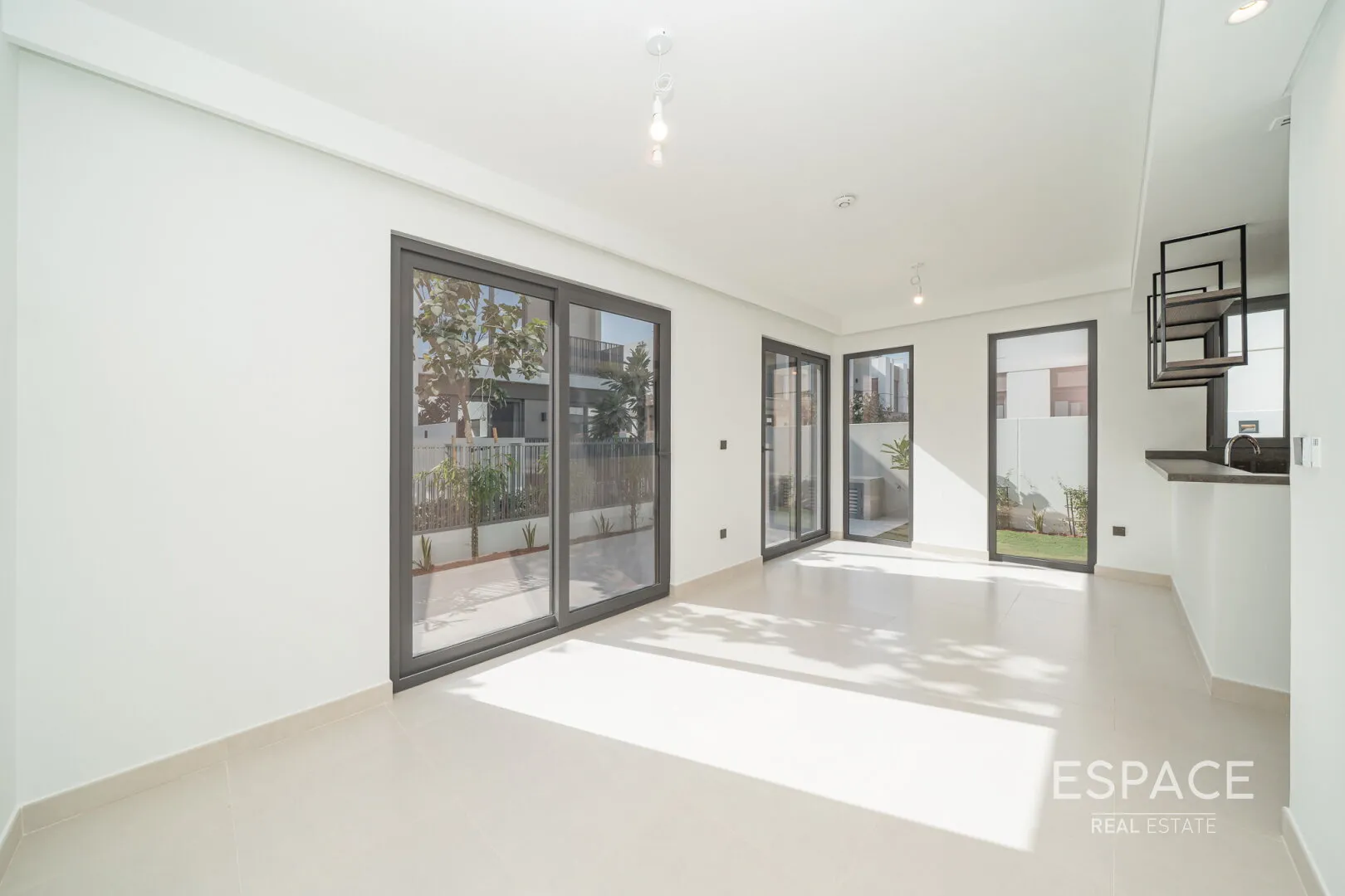 single static gallery