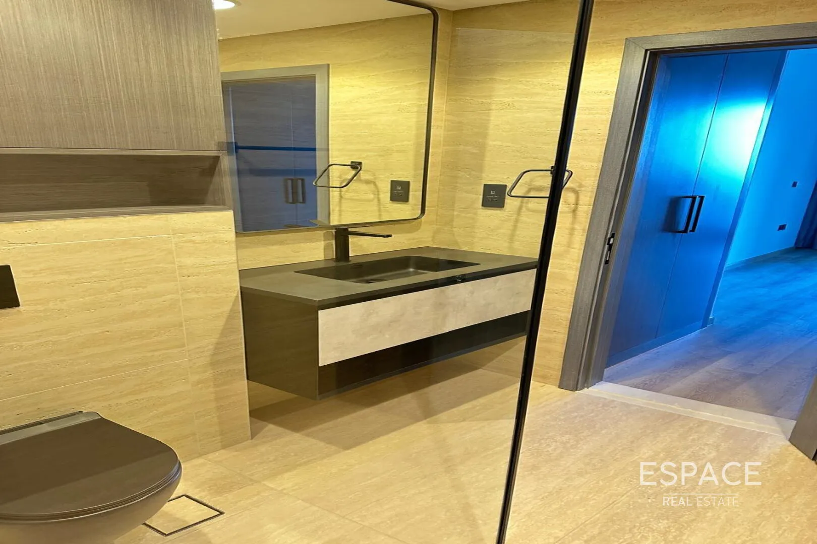 single static gallery