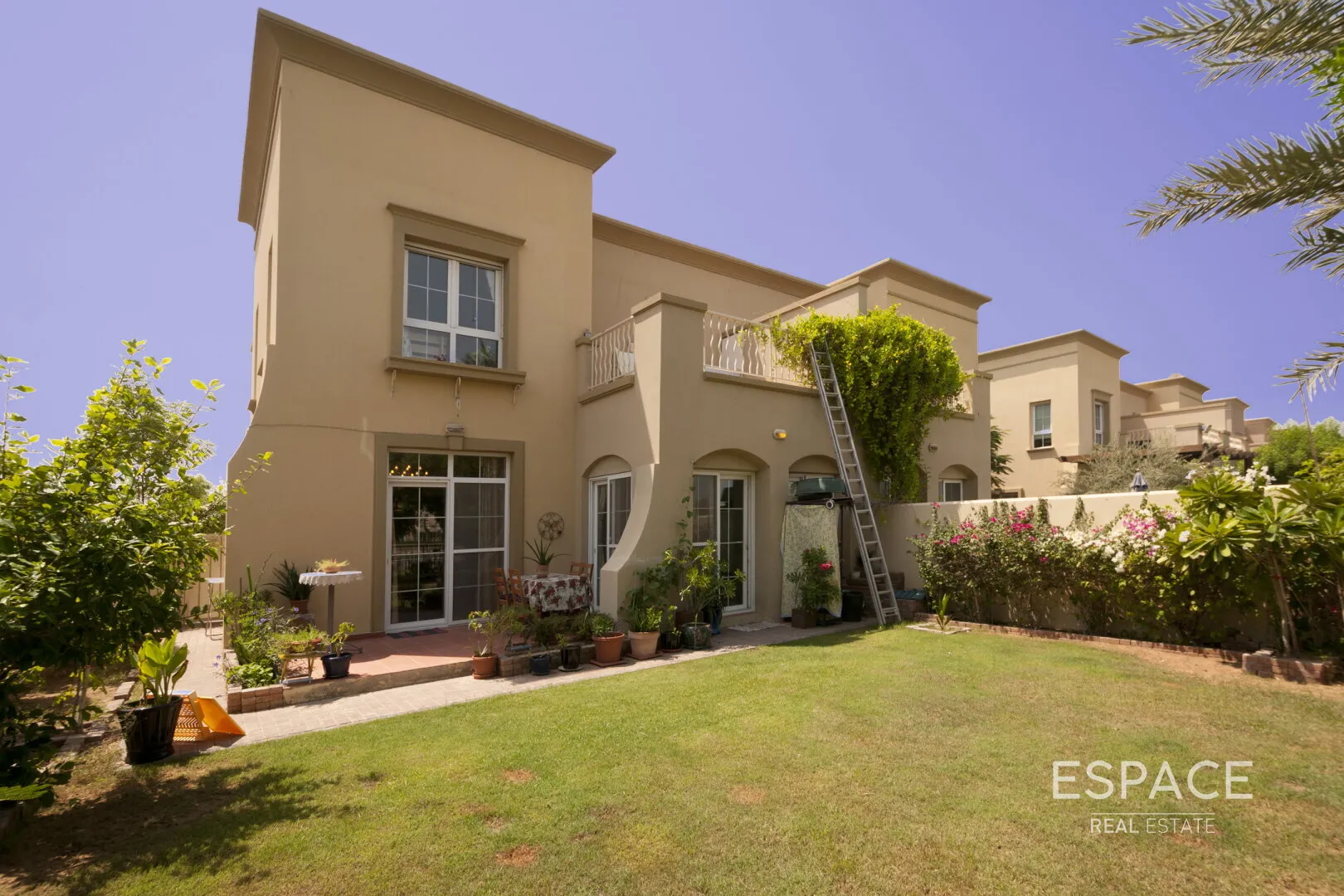 PropertiesGalleryCamera