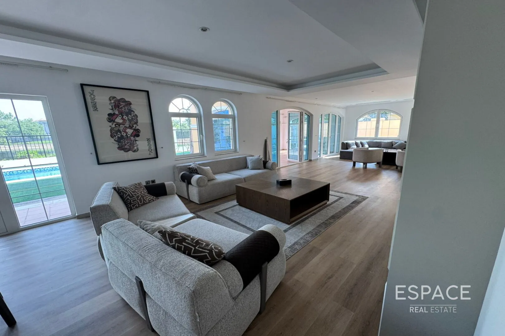 single static gallery