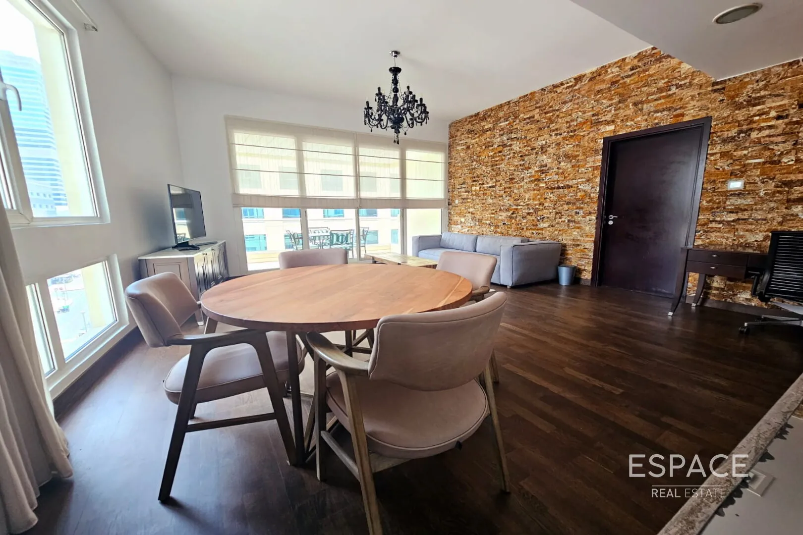 single static gallery