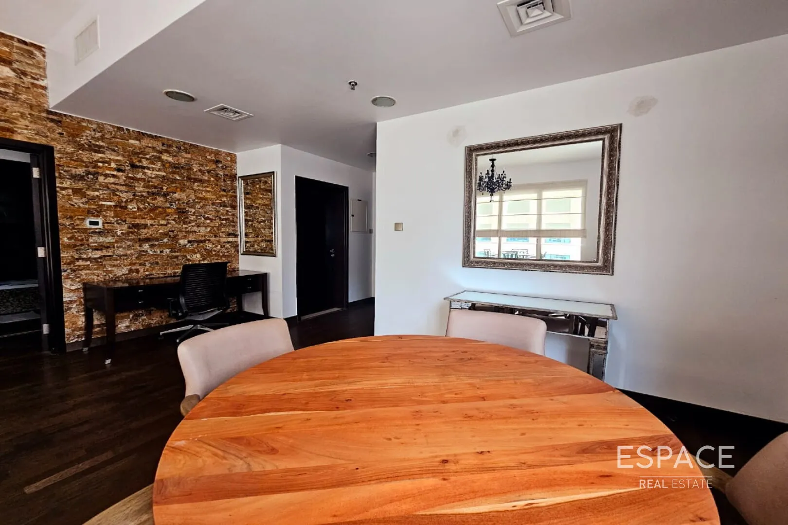 single static gallery