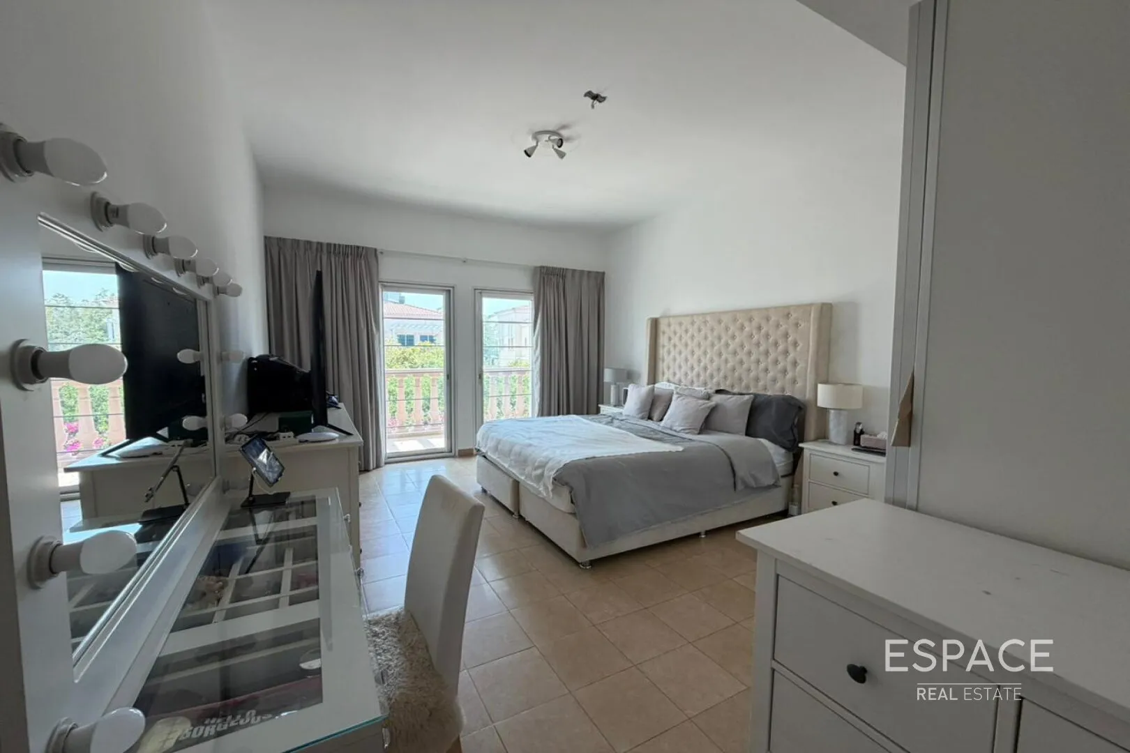PropertiesGalleryCamera