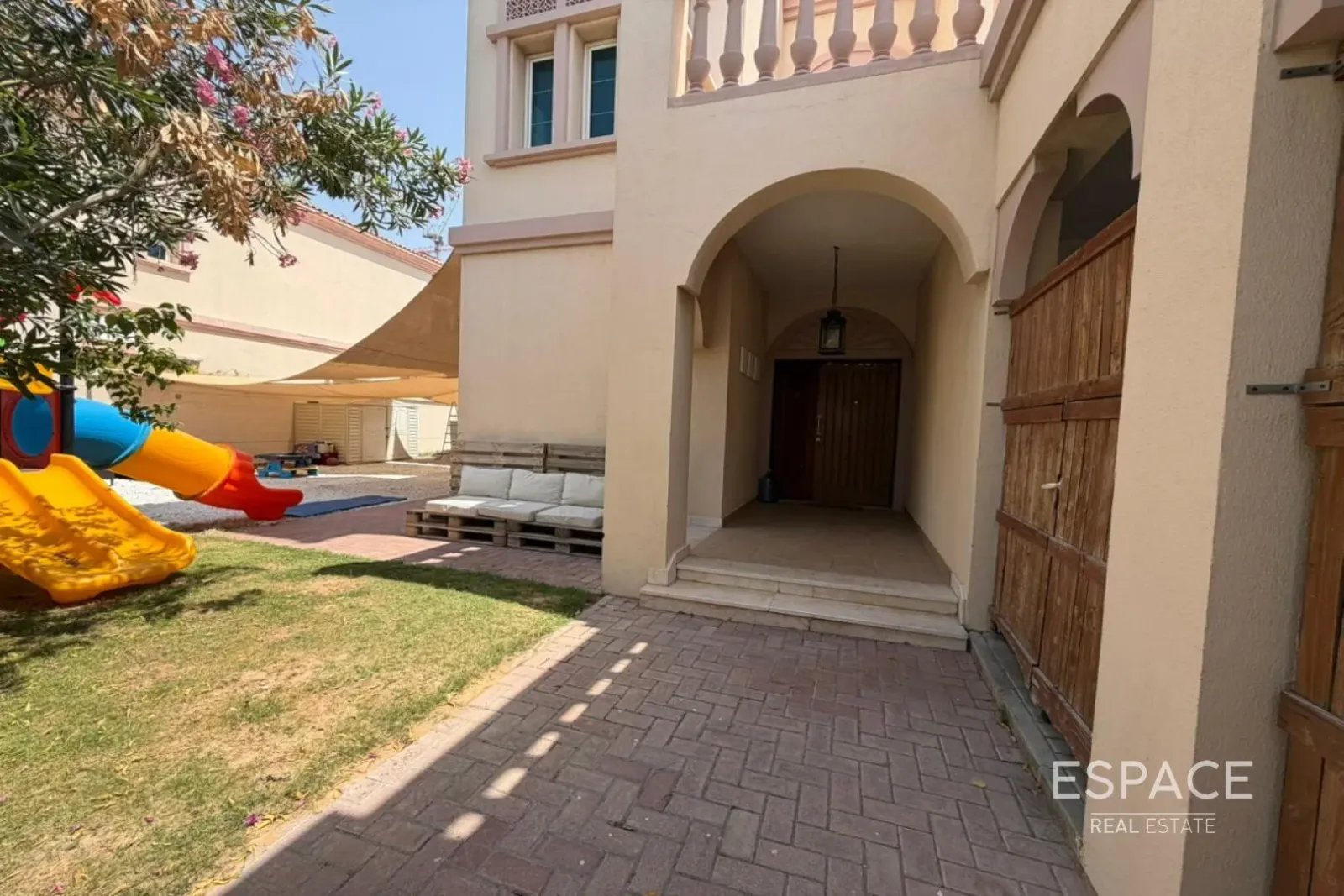 PropertiesGalleryCamera