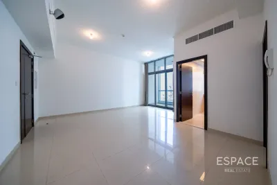 DEC Tower 2, Dubai Marina, Dubai - Espace