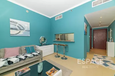 Jumeirah Bay 1, Jumeirah Lake Towers, Dubai - Espace