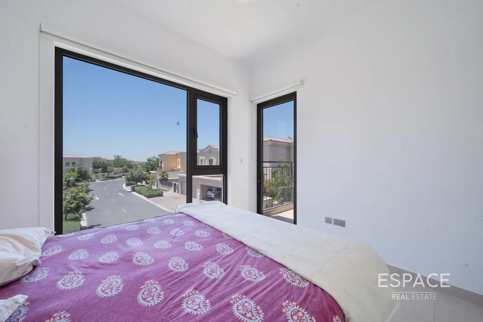PropertiesGalleryCamera