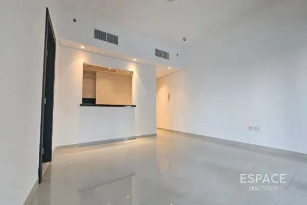 Silverene Tower B, Dubai Marina, Dubai - Espace