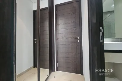 Silverene Tower B, Dubai Marina, Dubai - Espace