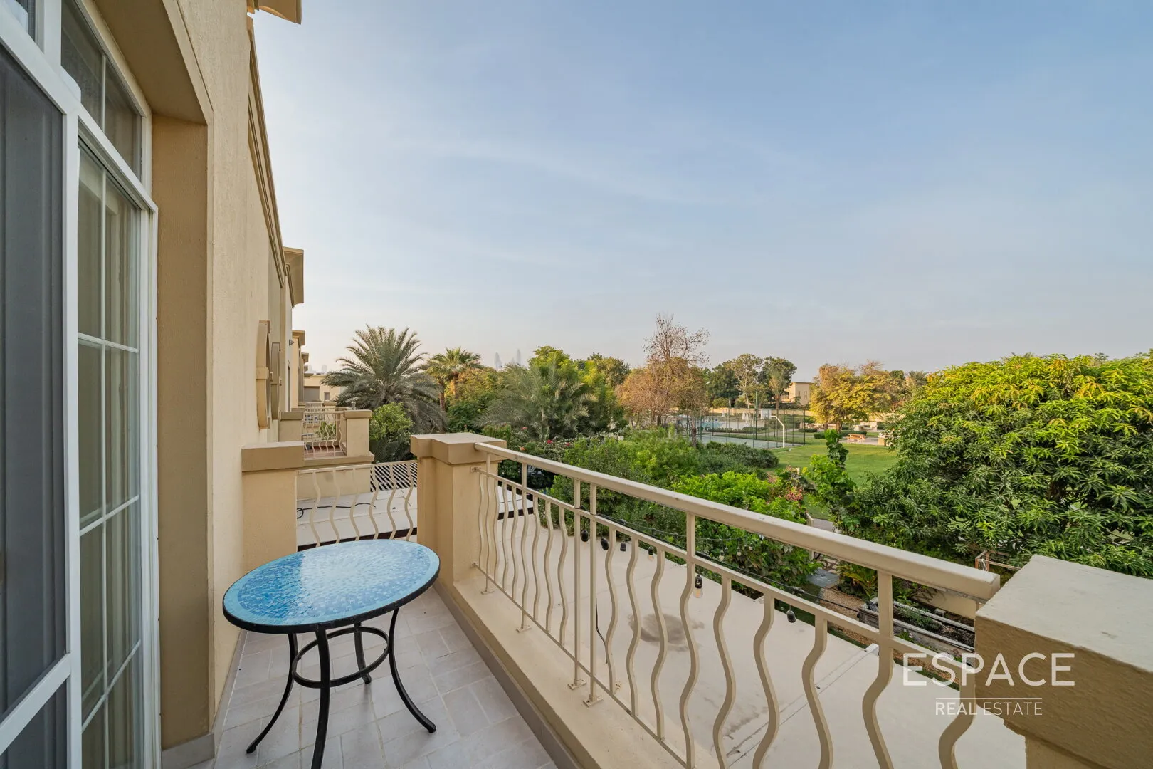 PropertiesGalleryCamera