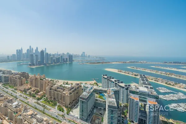 Palm Tower, Palm Jumeirah, Dubai - Espace