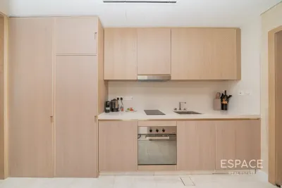 Palm Tower, Palm Jumeirah, Dubai - Espace