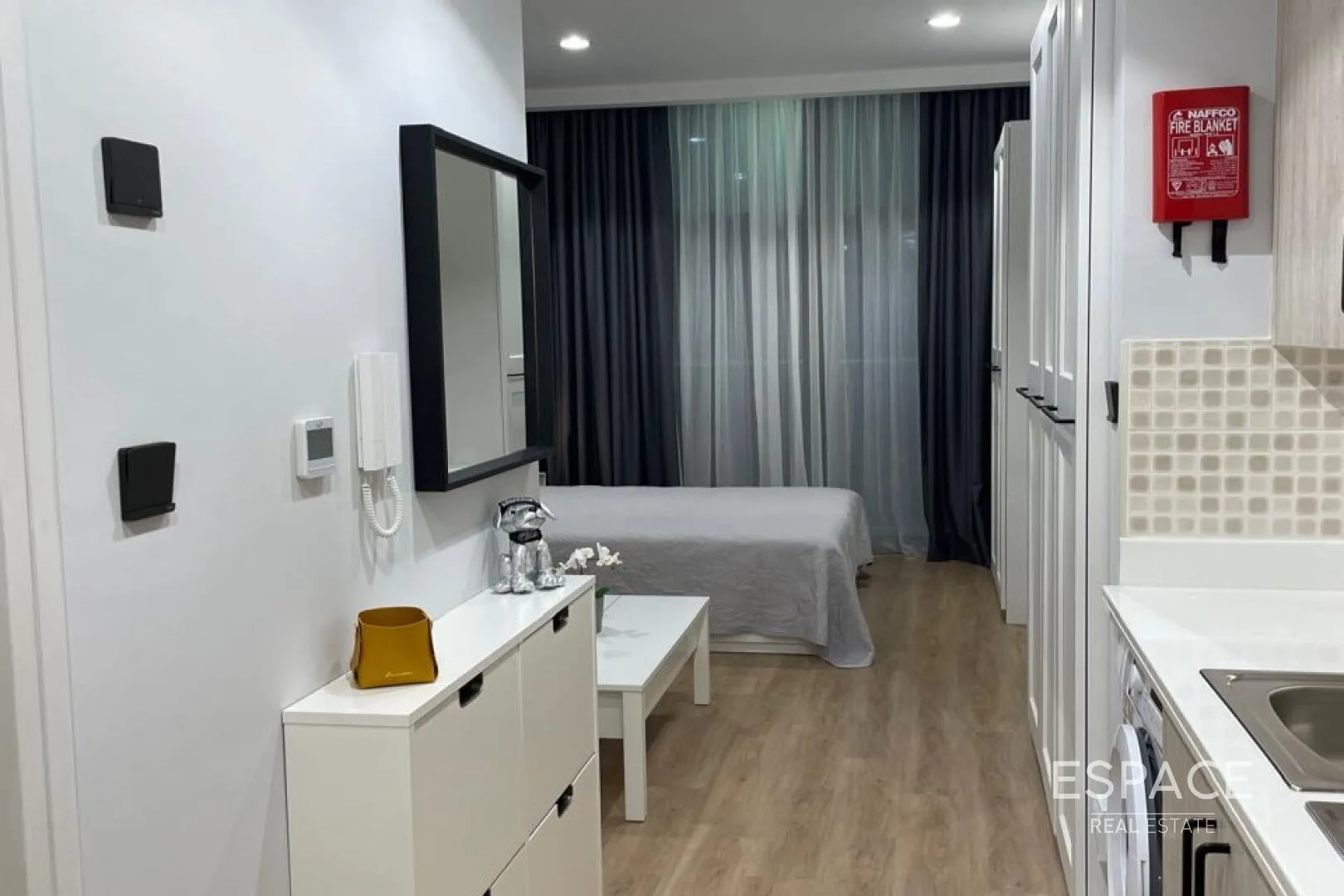 single static gallery