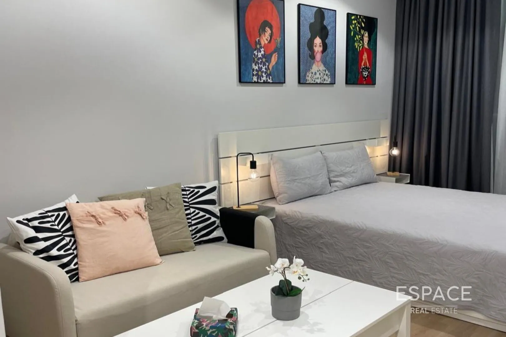 single static gallery