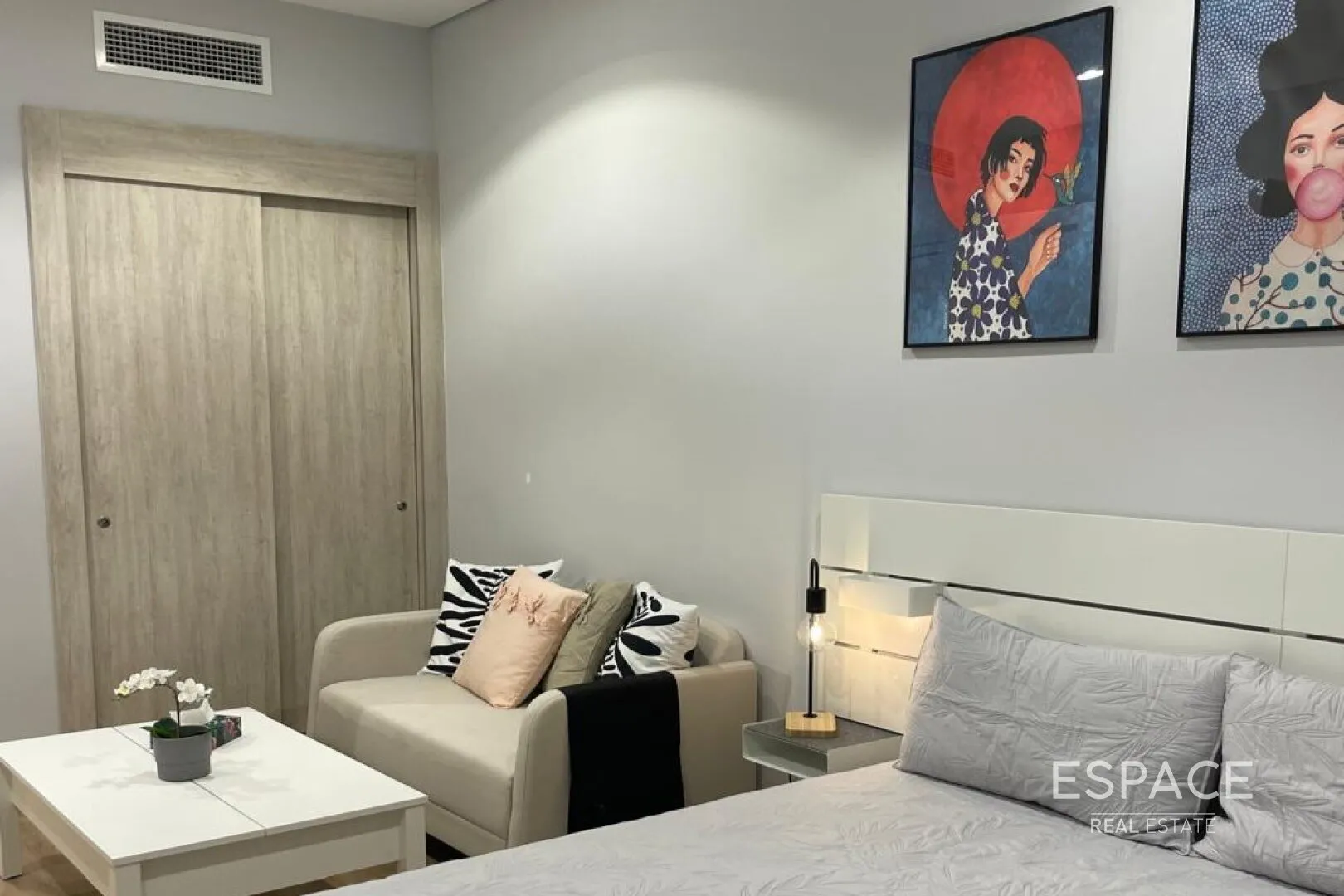 single static gallery